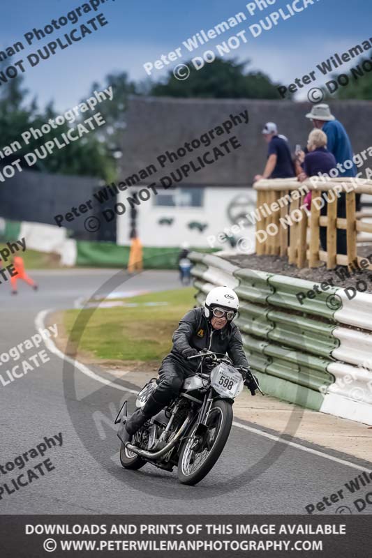 Vintage motorcycle club;eventdigitalimages;mallory park;mallory park trackday photographs;no limits trackdays;peter wileman photography;trackday digital images;trackday photos;vmcc festival 1000 bikes photographs